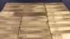 El oro sube por debilidad del dólar y alivio de restricciones por el COVID en China