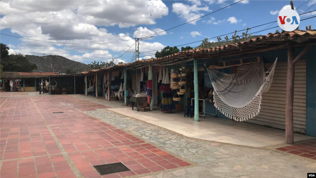 Vista interna del mercado de Tintorero.