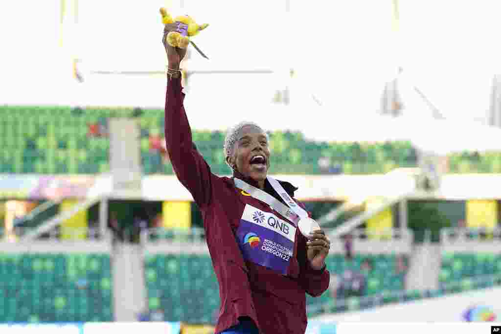 La espigada Yulimar Rojas logró una marca de 15,47 metros en salto triple.