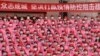 山东省医护人员在前往上海帮助抗疫前在济南举行仪式。（2022年4月3日）