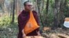 ព្រះអង្គ បូរ បេត និមន្ត​ចុះ​ល្បាត​ក្នុងព្រៃ​មួយកន្លែង នៅ​ខេត្តព្រះវិហារ កាលពី​ដើម​ឆ្នាំ២០២០។ (រូបថតផ្តល់ឲ្យ)