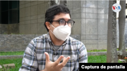El periodista y ciberactivista venezolano Luis Carlos Diaz en entrevista con la VOA en diciembre de 2021. [Foto: Captura de Pantalla].