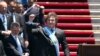 Javier Milei toma posesión como presidente de Argentina y promete "una nueva era"