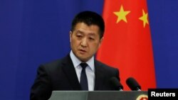 2018年4月23日，中国外交部新闻发言人陆慷在北京的记者会上发表讲话。