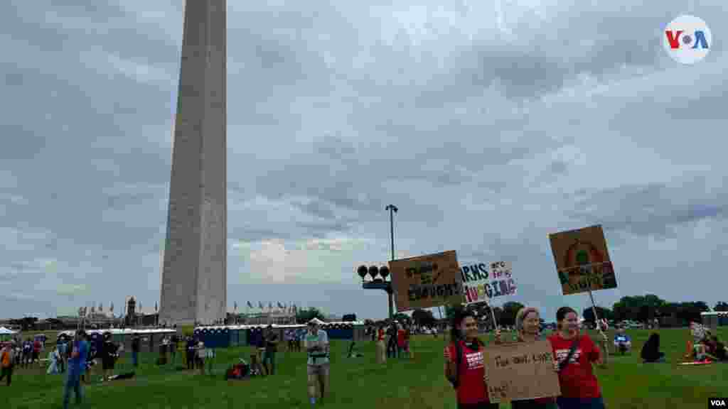 &quot;Marcha por nuestras vidas&quot; contra la violencia con armas de fuego se realiza en Washington, DC. Activistas y padres de familia piden acciones a los líderes y al gobierno del presidente Joe Biden.&nbsp;