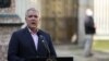 El presidente colombiano, Iván Duque, habla después de emitir su voto durante las elecciones de coaliciones presidenciales y del Congreso que determinaron qué candidatos se dirigen a la primera vuelta de la votación presidencial, en Bogotá, Colombia, el 13 de marzo de 2022.