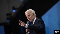 El presidente Joe Biden habla a la prensa durante la cumbre de la OTAN en Madrid, Españan, el 30 de junio de 2022. Foto AFP.