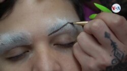 Médico y drag queen: la realidad de un joven venezolano
