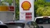 Biden sopesa una exención temporal del impuesto a la gasolina
