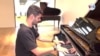 Un camino en pentagrama: pianista venezolano triunfa en la Gran Manzana