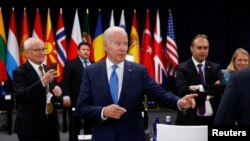El presidente estadounidense Joe Biden asiste a una cumbre de la OTAN en Madrid, España, el 29 de junio de 2022. REUTERS/Yves Herman
