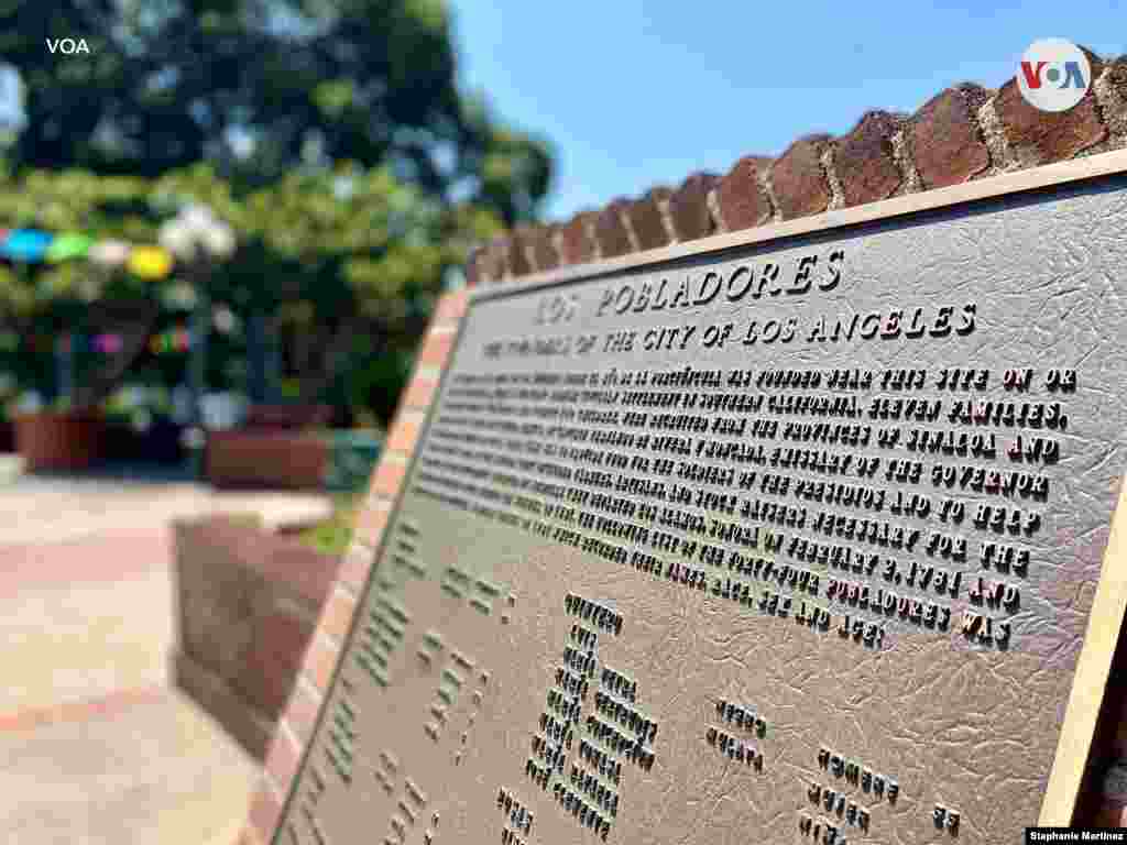 Durante el dominio mexicano la Plaza siguió siendo el centro de la ciudad donde está se encuentra placa para rendirle homenaje de Los Pobladores.