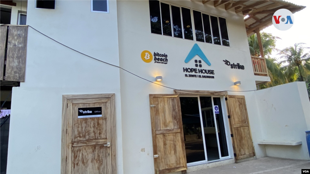 Hope House es una organizaci&#243;n sin fines de lucro que impuls&#243; el uso del bitc&#243;in en El Zonte, luego de que un donante an&#243;mino buscara apoyar la causa. 