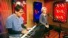 Irma June (kanan) dan musisi Ulung Tanoto di studio VOA, Washington DC (Foto: VOA)