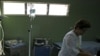 Chávez paga como oro médicos a Cuba