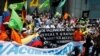 Sector salud y sociedad civil venezolana se concentran a las afueras del Programa de las Naciones Unidas para el Desarrollo (PNUD) en Caracas pidiendo por vacunas. Abril 17, 2021. Foto: Álvaro Algarra - VOA.
