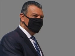 ARCHIVO - Alex Padilla, secretario de Estado de California, en fotografía oficial. Ahora ocupa la vacante dejada  en el Senado federal por Kamala Harris, quien pasó a ocupar la vicepresidencia del país.