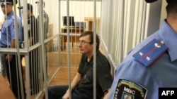 Хворого Луценка не відпустили лікуватися