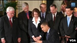 El 23 de marzo de 2010, el presidente Barack Obama firmó la histórica ley sobre reforma de salud. La primera de este tipo a nivel federal en el país.