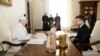 Presidente ucraniano pide ayuda al Papa Francisco para liberar a prisioneros de guerra