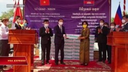 Campuchia tặng Việt Nam 200.000 liều vaccine Trung Quốc | Truyền hình VOA 30/10/21