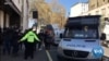 Julian Assange, fondateur de Wikileaks, arrive au tribunal