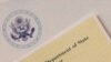 “Hace muchos años, en mi buzón apareció un sobre que decía National Visa Center”, explica Escalona.