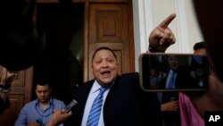 José Brito, postulado por los partidos Primero Venezuela, Venezuela Unida y Unidad Visión Venezuela.