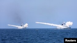 中国海军在渤海和黄海进行实弹演习。(2017年8月7日)