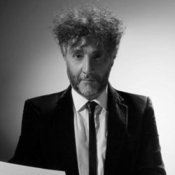 Foto del perfil oficial de Facebook del músico argentino, Fito Páez, quien presenta su más reciente producción discográfica llamada "La conquista del espacio".
