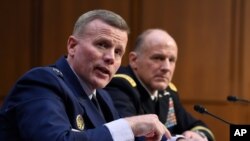 El general Tod Wolters hablando ante congresistas, el 25 de febrero de 2020, sobre el papel de los militares ante el avance de la pandemia.