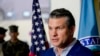 El Secretario de Defensa de Estados Unidos, Pete Hegseth, habla con los medios durante su visita a la sede del Comando Europeo y el Comando de África de Estados Unidos en el Comando de África en el Cuartel Kelly en Stuttgart, Alemania, el 11 de febrero de 2025.
