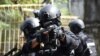 Polisi antiteror dalam latihan kontraterorisme di pelabuhan Benoa, Bali, 8 Maret 2018. (Foto: AFP)
