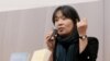 FILE - Penulis Korea Selatan Han Kang, pemenang Hadiah Nobel Sastra 2024, menghadiri konferensi pers di Seoul, Korea Selatan, dalam foto yang diambil pada 14 November 2023. (Yonhap via REUTERS) 