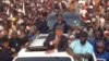 Etienne Tshisekedi, salue la foule à Kinshasa, le 27 juillet 2017. (Top Congo)