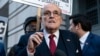Rudy Giulianii ispred sudnice u Washingtonu, 15. decembra 2023. godine. (Foto: AP/Jose Luis Magana)
