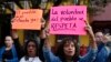 Una manifestación en Ciudad de Guatemala, el 12 de julio de 2023, protesta contra la inhabilitación del partido Semilla del candidato Bernardo Arévalo, lo cual en la práctica le impediría disputar la segunda vuelta de las presidenciales en agosto.