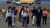 Guatemala suspende vuelos de deportados desde EE.UU.