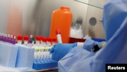 Medicamentos desarrollados para otras enfermedades podrían ser útiles para tratar a los enfermos de COVID-19.