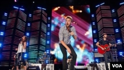Artistas como el grupo Lady Antebellum participaron del evento de recaudación de fondos.