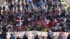 Más migrantes se suman en México a numerosa caravana hacia EEUU