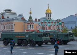 Los lanzadores de misiles Iskander-M de Rusia recorren la Plaza Roja durante un desfile militar el día de la Victoria, que marca el 79º aniversario de la victoria sobre la Alemania nazi en la Segunda Guerra Mundial, en Moscú, Rusia, el 9 de mayo de 2024. REUTERS/Maxim Shemetov