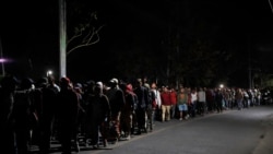 Desde antes del amanecer del 23 de enero de 2020, los migrantes centroamericanos se pusieron en movimiento para cruzar el río Suchiate desde Guatemala hacia México.