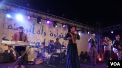 آریانا سعید و آرش بارز نیز در این جشنواره هنرنمایی کردند.