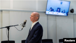 FOTO DE ARCHIVO: El exjefe de inteligencia venezolano Hugo Carvajal durante su audiencia de extradición a Estados Unidos en el Tribunal Superior de Madrid, España, el 12 de septiembre de 2019.