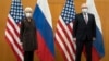 Венді Шерман, заступниця державного секретаря США, і заступник міністра закордонних справ Росії Сергій Рябков у Женеві 10 січня 2022 р.