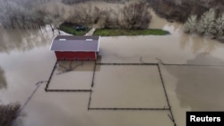 Una inundación causada por las lluvias en Guerneville, California, el 15 de enero de 2023.