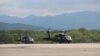 Američki helikopteri u na aerodromu Dubrava kod Tuzle, 17. maj 2021.
