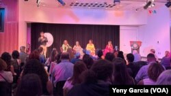 Lisa Pritchett, sobrina de Celia Cruz, la profesora Frances Aparicio, la curadora y museóloga Ariana Curtis y la radialista Anamaria Artemisa comparten anécdotas y resaltan el legado de la cantante cubana.