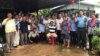 រូបឯកសារ៖ អតីត​មន្រ្តី​គណបក្ស​សង្រ្គោះជាតិ​ថត​រូប​ជុំគ្នា​កាល​ពី​ថ្ងៃ​ទី​១៩ ខែកក្កដា ដើម្បី​បង្ហាញ ​«ម្រាមដៃស្អាត»​ មិន​ចូលរួម​ការ​បោះឆ្នោត។ ​(រូបថតពីហ្វេសប៊ុក​លោក ជា ជីវ)